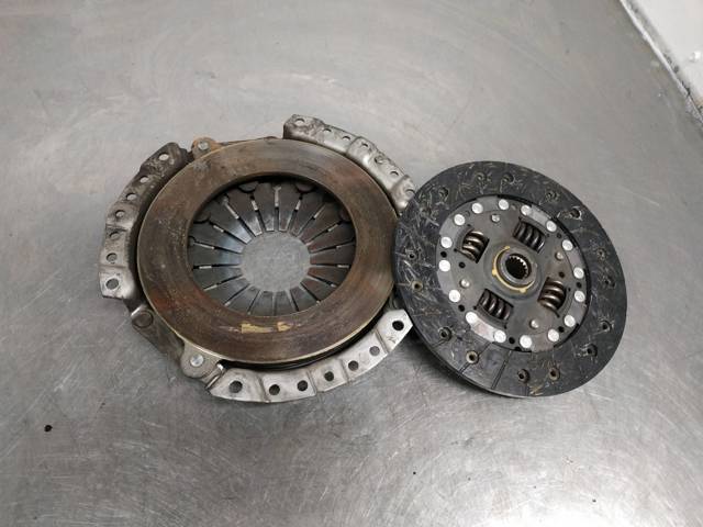 Disco de embraiagem 320020111 NISSAN