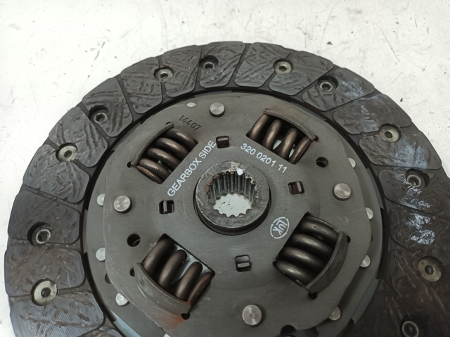 Disco de embraiagem 320020111 NISSAN