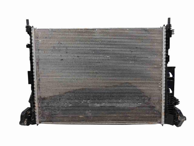 Radiador de esfriamento de motor 32138766 VOLVO
