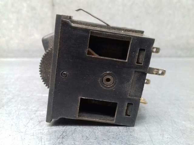 Comutador das luzes no "painel de instrumentos" 321941531G VAG