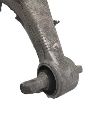 Braço oscilante inferior esquerdo de suspensão traseira 32246510 VOLVO