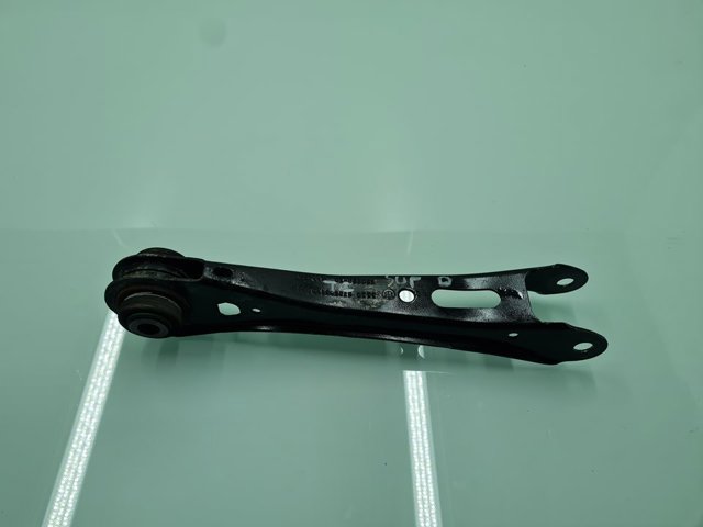 Braço oscilante superior esquerdo/direito de suspensão traseira 33306786981 BMW