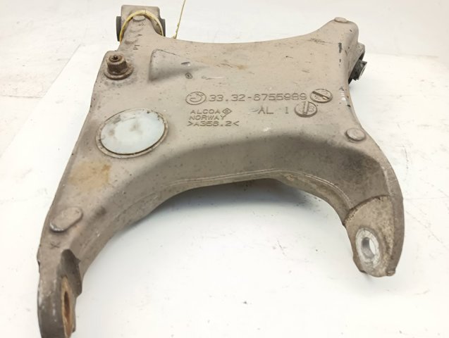 Braço oscilante inferior esquerdo de suspensão traseira 33326755989 BMW