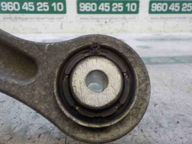 Braço oscilante superior esquerdo/direito de suspensão traseira 33326775902 BMW