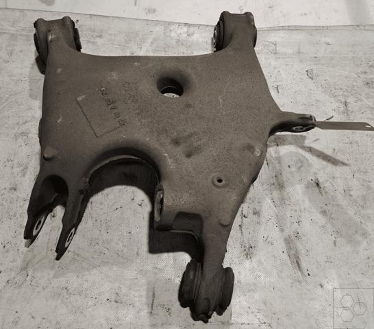Braço oscilante inferior direito de suspensão traseira 33326780070 BMW