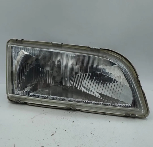 Luz direita 3345703 VOLVO