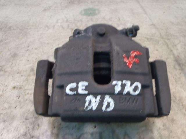 Suporte do freio dianteiro direito 34116765882 BMW