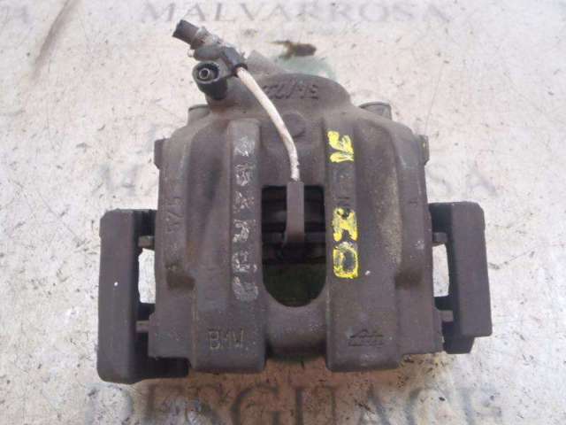 Suporte do freio dianteiro esquerdo 34116766681 BMW