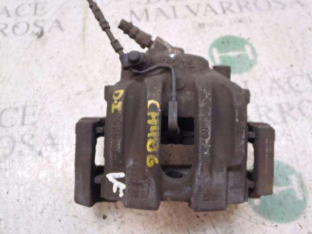 Suporte do freio dianteiro esquerdo 34116766681 BMW