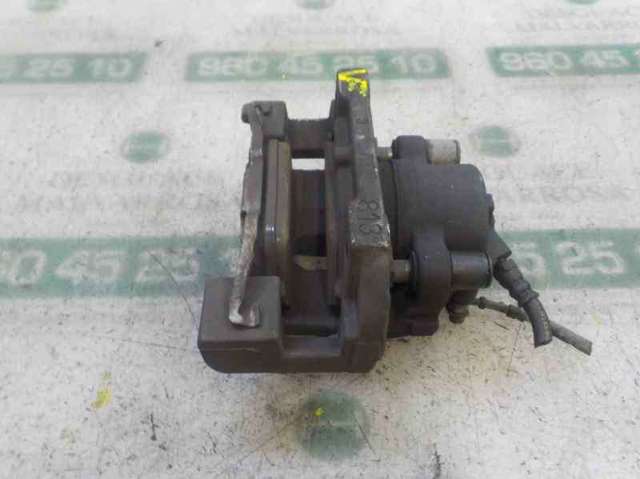 Suporte do freio dianteiro esquerdo 34116766681 BMW