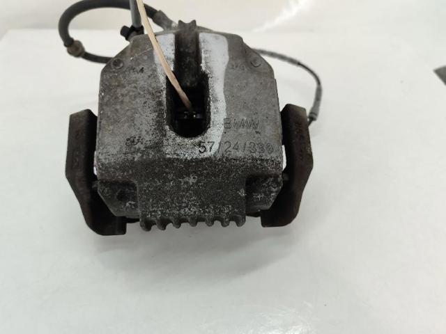Suporte do freio dianteiro esquerdo 34116769093 BMW