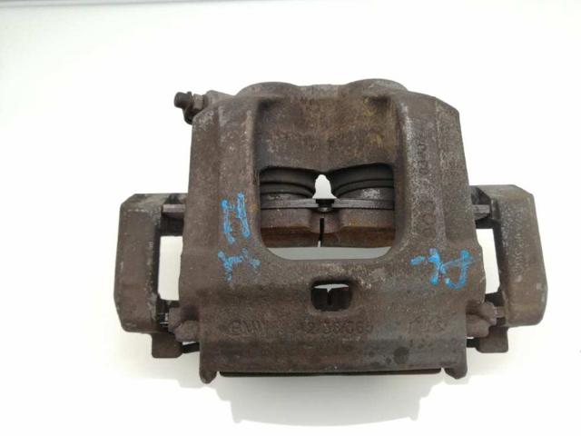 Suporte do freio dianteiro esquerdo 34116776785 BMW