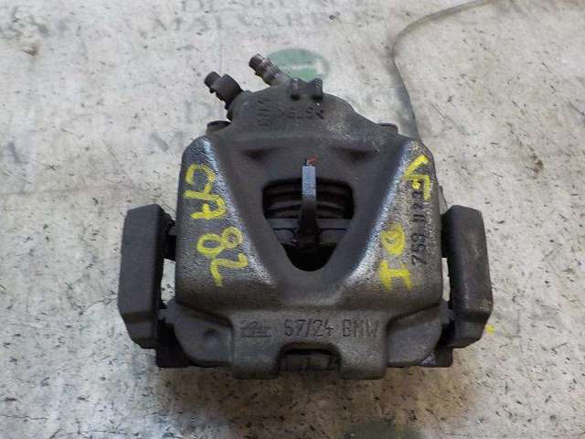 Suporte do freio dianteiro esquerdo 34116778145 BMW