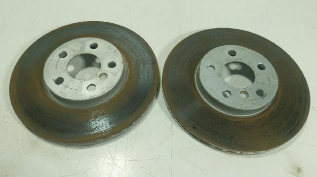Disco do freio dianteiro 34116799351 BMW