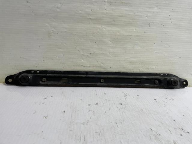 Suporte inferior do radiador (painel de montagem de fixação das luzes) 3502AW PEUGEOT
