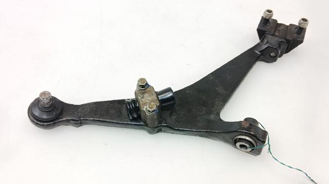 Braço oscilante inferior direito de suspensão dianteira 352079 PEUGEOT