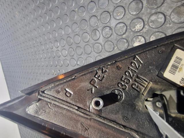 Braço oscilante inferior direito de suspensão dianteira 352127 OPEL