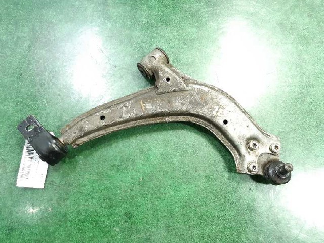 Braço oscilante inferior direito de suspensão dianteira 3521E8 PEUGEOT