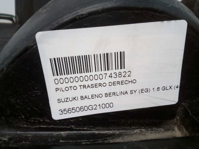 Lanterna traseira direita 3565060G21000 SUZUKI