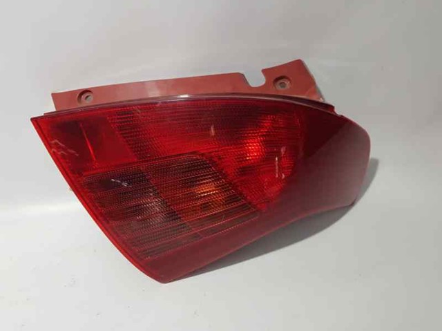 Lanterna traseira direita 3565062J00000 SUZUKI