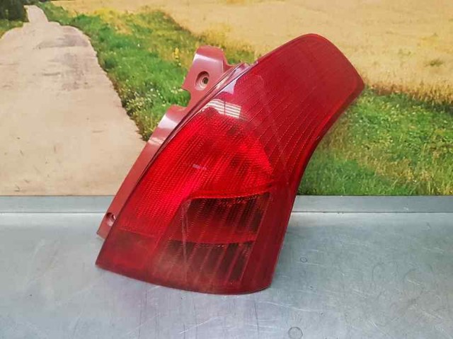 Lanterna traseira direita 3565062J00000 SUZUKI