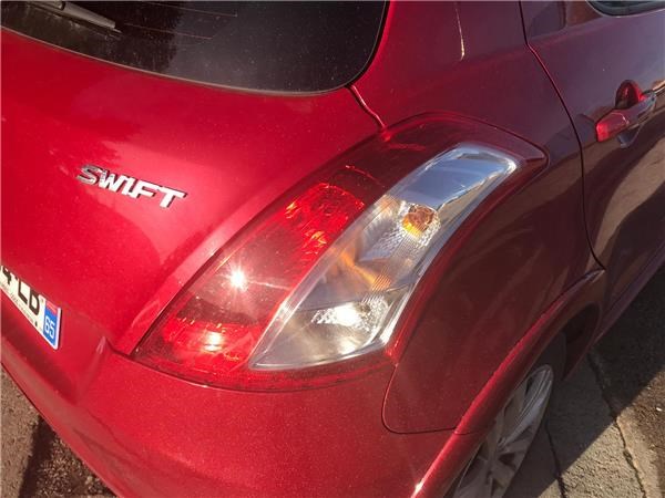 Lanterna traseira direita 3565068L00000 SUZUKI
