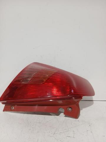 Lanterna traseira esquerda 3567062J00000 SUZUKI