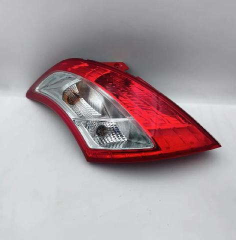 Lanterna traseira esquerda 3567071L00000 SUZUKI