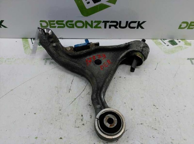 Braço oscilante inferior direito de suspensão dianteira 36012458 VOLVO