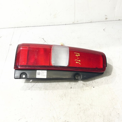 Lanterna traseira esquerda 3627581A00000 SUZUKI