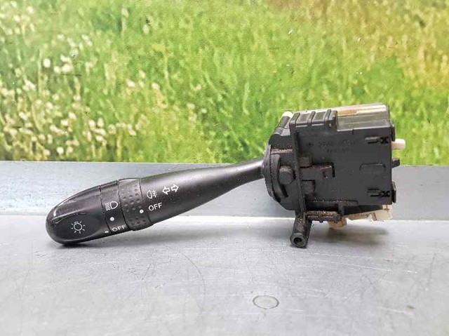 Comutador direito instalado na coluna da direção 3731062J31000 SUZUKI