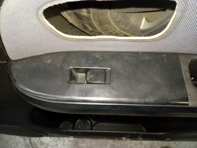 Unidade de botões traseira direita de controlo de elevador de vidro 3799562J00000 SUZUKI