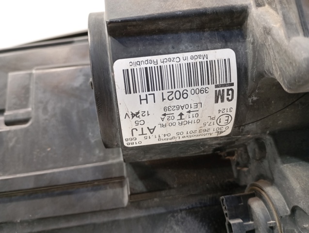 Luz esquerda 39009021 OPEL