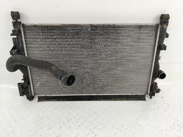 Radiador de esfriamento de motor 39074658 OPEL