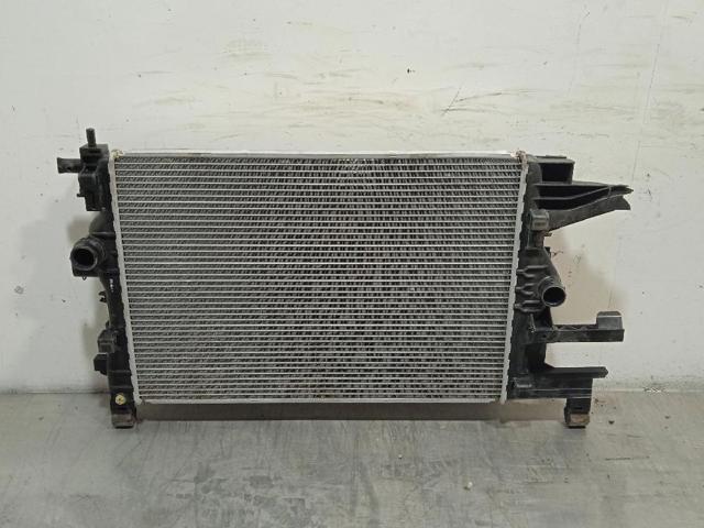 Radiador de esfriamento de motor 39074665 OPEL