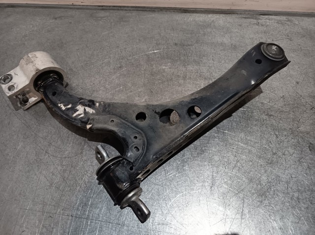 Braço oscilante inferior direito de suspensão dianteira 39089345 OPEL