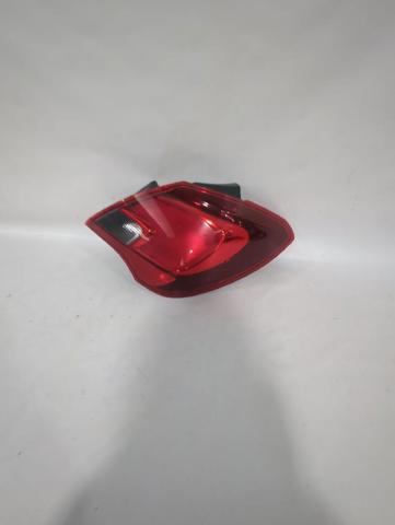 Lanterna traseira direita externa 39090648 OPEL