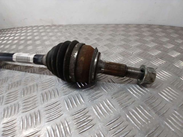 Semieixo (acionador) dianteiro direito 391000797R RENAULT