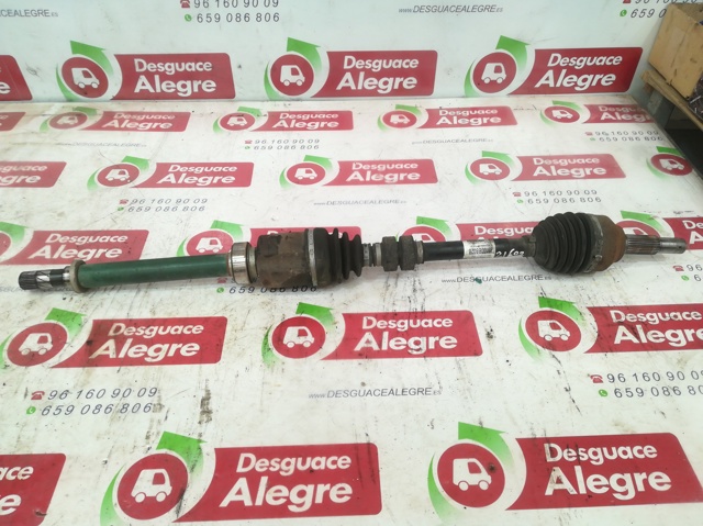 Semieixo (acionador) dianteiro direito 39100BB02B NISSAN