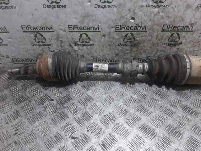 Semieixo (acionador) dianteiro direito 39100BB24C NISSAN