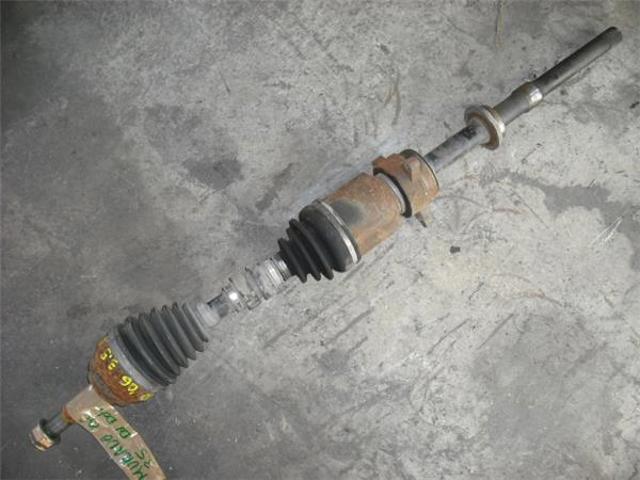 Semieixo (acionador) dianteiro direito 39100CC40A NISSAN
