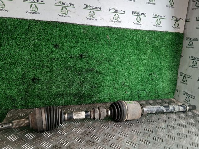 Semieixo (acionador) dianteiro direito 39100JD24C NISSAN