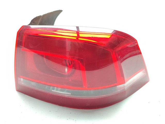 Lanterna traseira direita externa 3AE945096C VAG