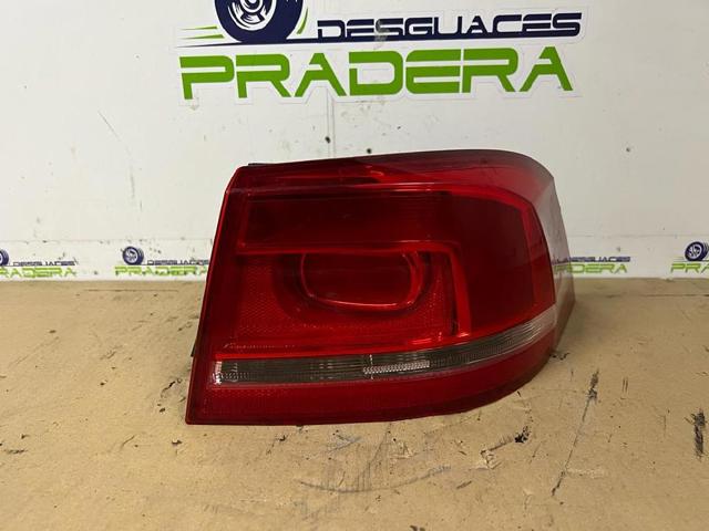 Lanterna traseira direita externa 3AE945096C VAG