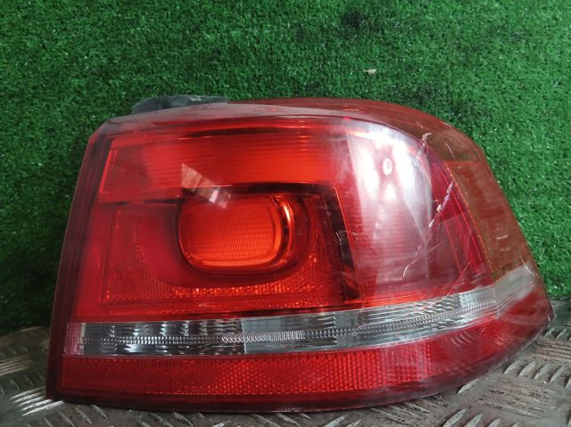 Lanterna traseira direita externa 3AE945096C VAG