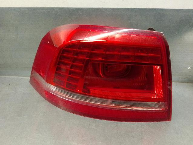 Lanterna traseira esquerda externa 3AF945207B VAG