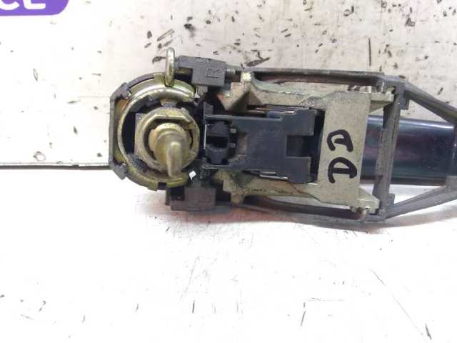 Suporte de maçaneta externa da porta dianteira direita 3B0837886D VAG