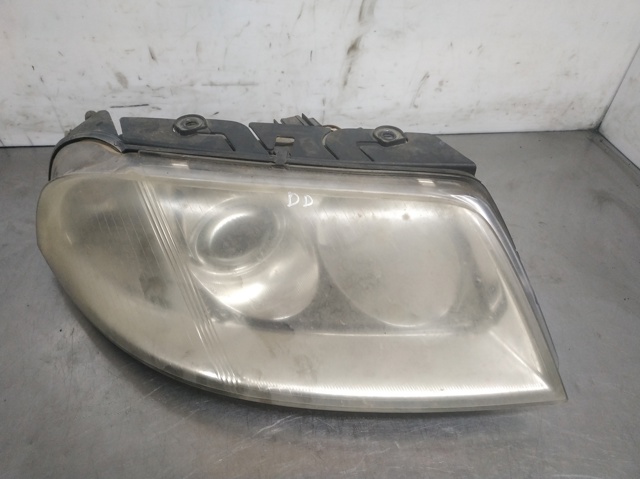 Luz direita 3B0941016AK VAG