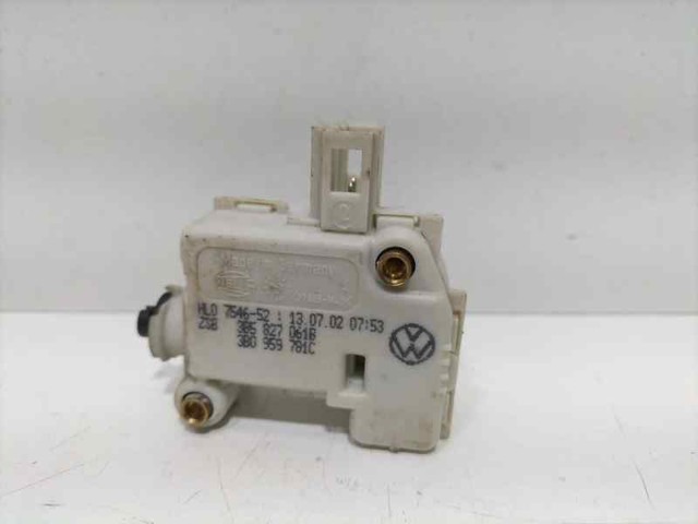 Motor acionador de abertura/fechamento de porta-malas (de 3ª/5ª porta traseira) 3B0959781C VAG