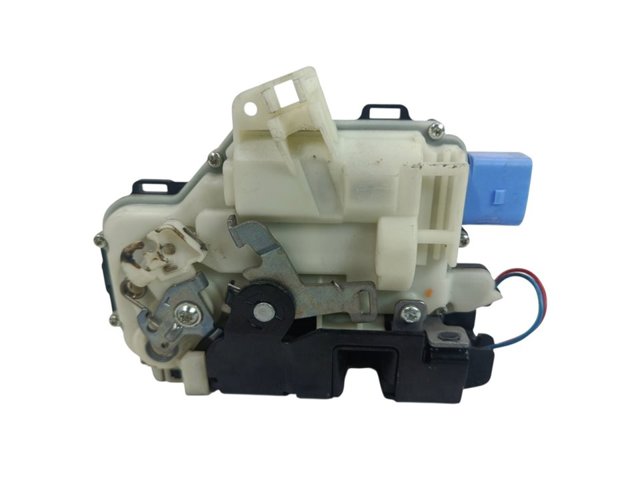 Fecho da porta dianteira esquerda 3B1837015AQ VAG